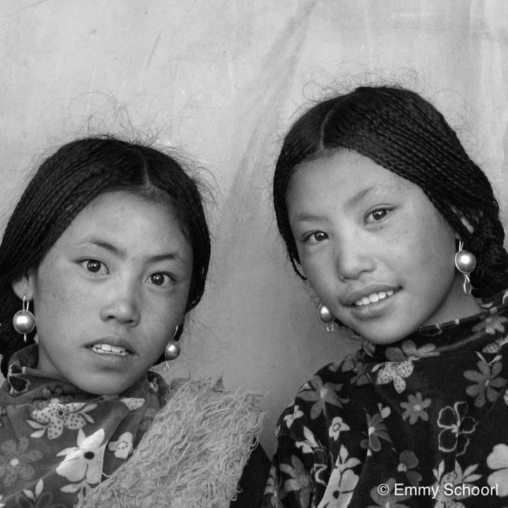 02a-Lhasa-nomad-girls