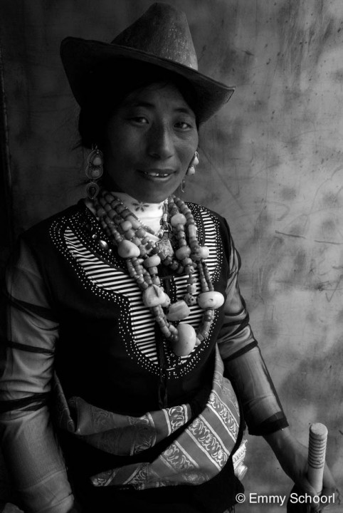 06a-Labrang-nomad-girl